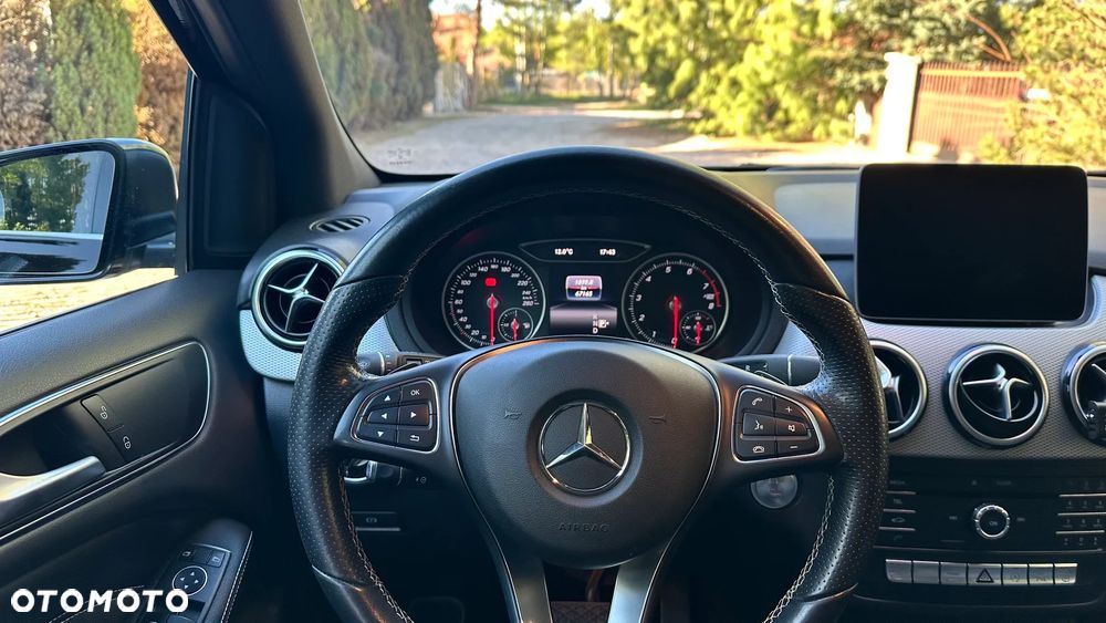 Mercedes-Benz Klasa B 220 4-Matic - 8