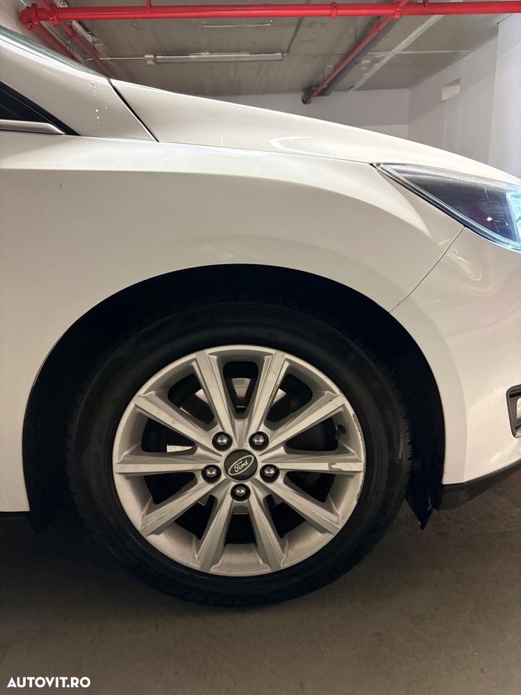 Ford Focus 1.5 TDCi DPF Start-Stopp-System Business - 11