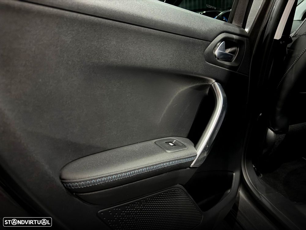 Peugeot 2008 1.2 PureTech Crossway EAT6 - 33