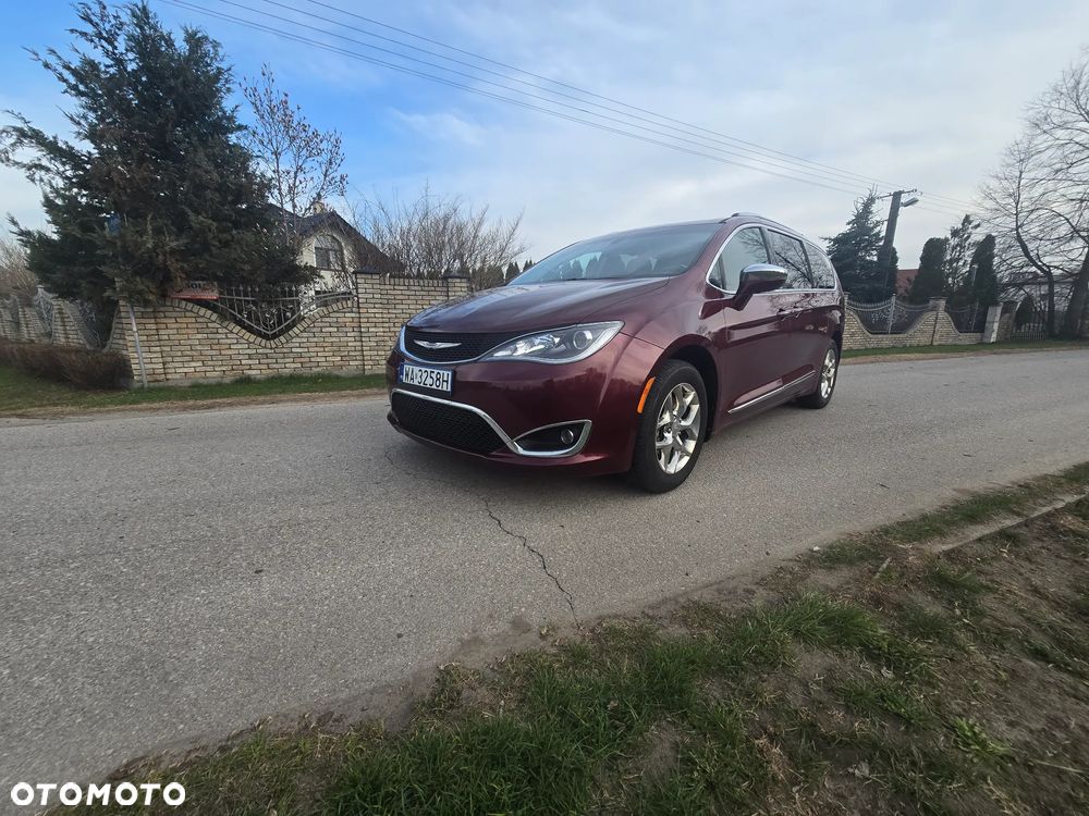 Chrysler Pacifica - 26