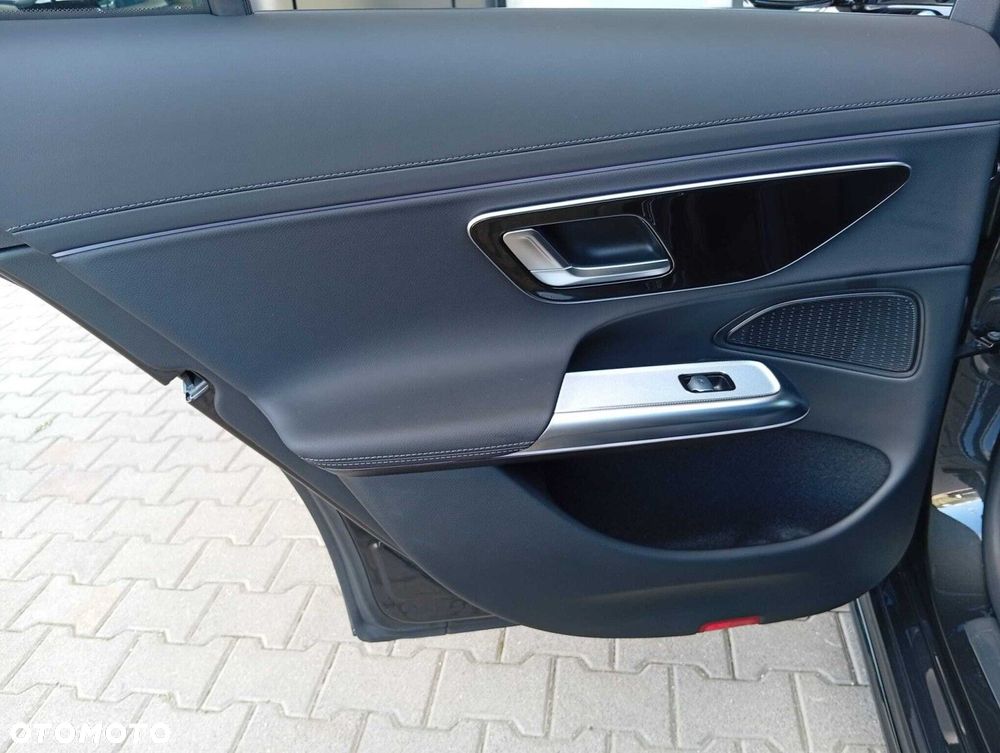 Mercedes-Benz Klasa E 220 d mHEV 4-Matic AMG 9G-Tronic - 30