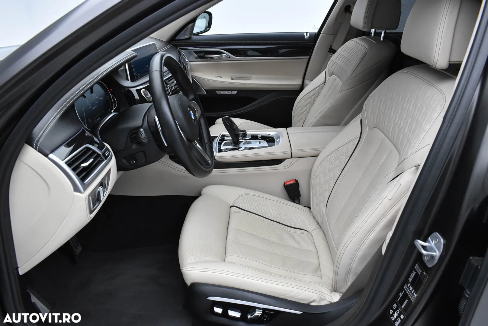 BMW M7 M760Li xDrive - 10