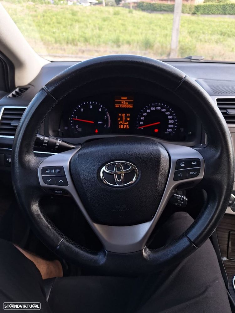 Toyota Avensis - 10