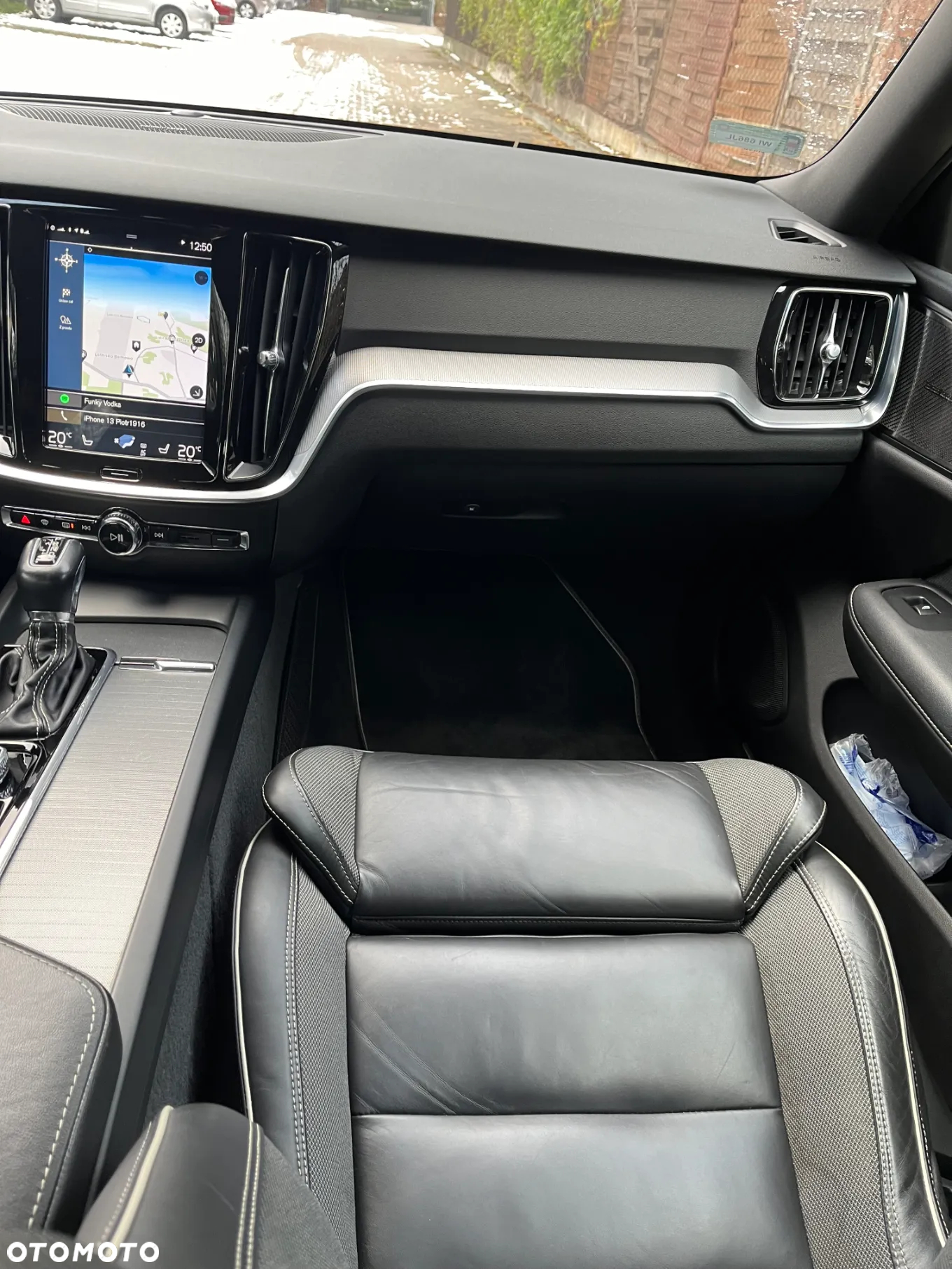Volvo S60 T5 R-Design - 12