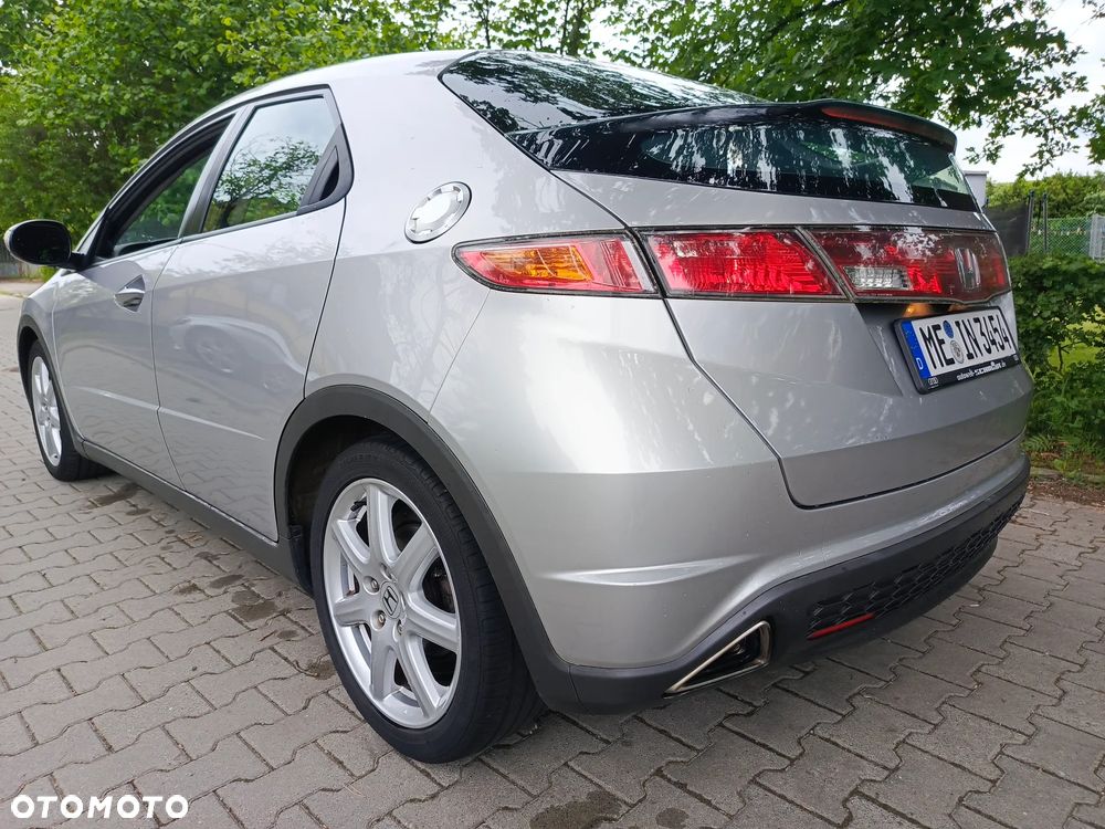 Honda Civic 1.8 Comfort - 23