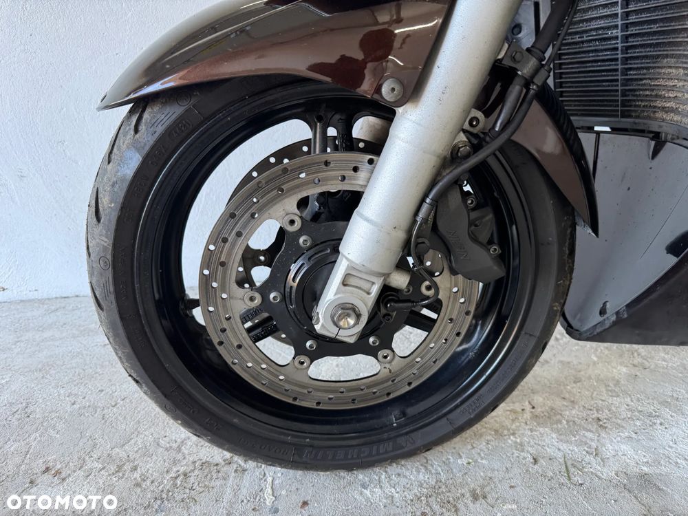 Yamaha FJR - 26