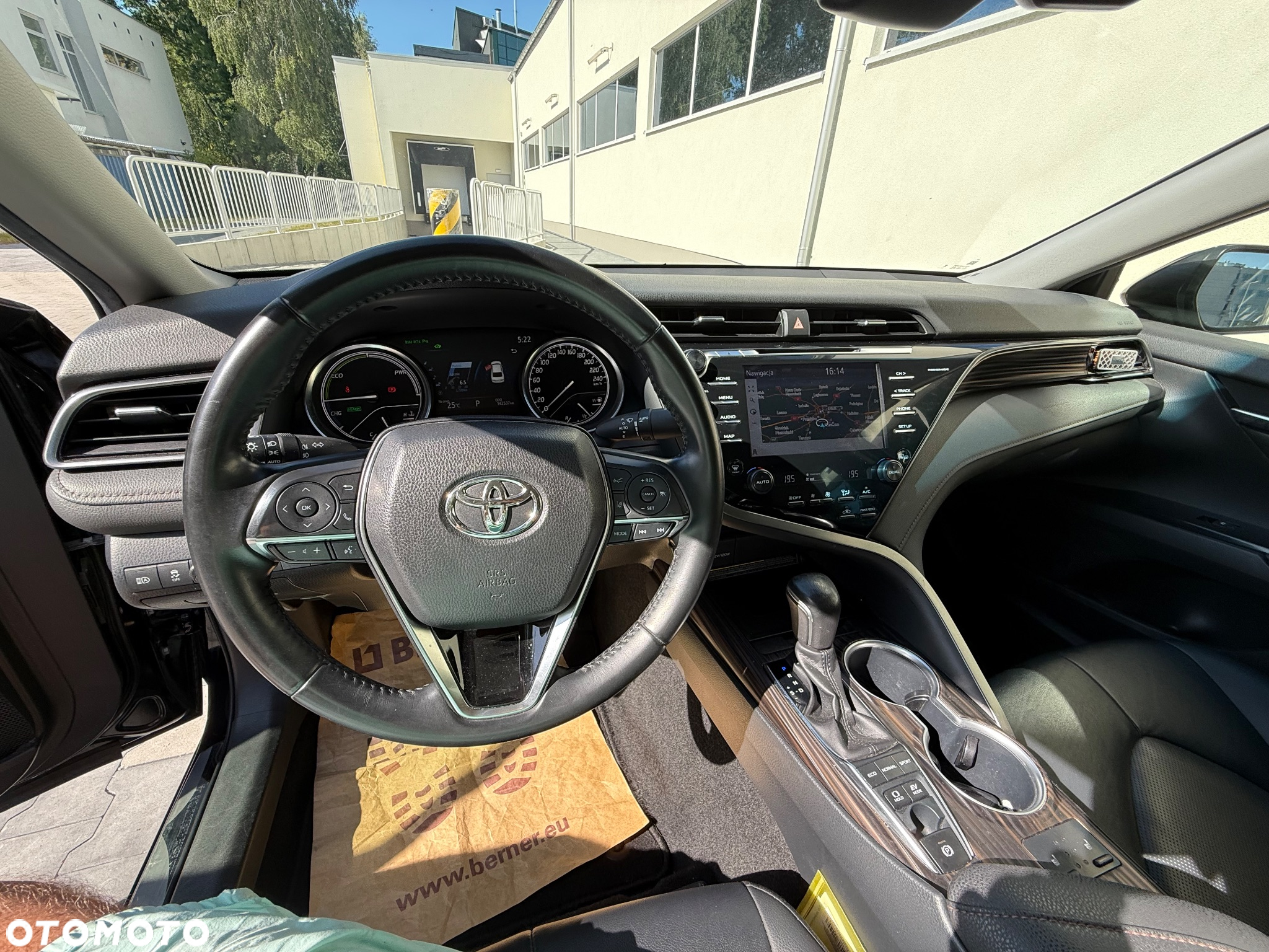 Toyota Camry 2.5 Hybrid Executive CVT - 29