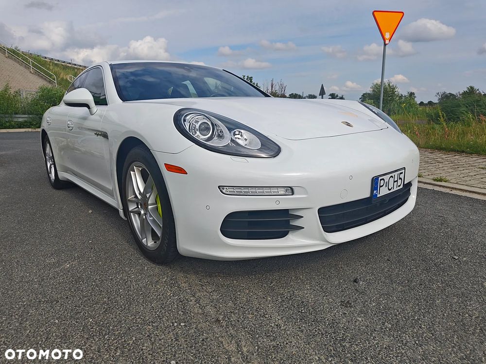 Porsche Panamera - 22