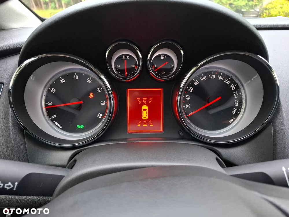 Opel Astra 1.4 Turbo Exklusiv - 19