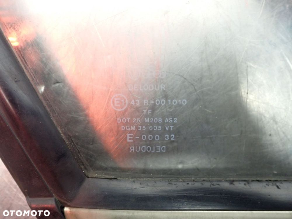 SZYBA TRÓJKĄTNA LEWA TYLNA AUDI 80 B2 - 4
