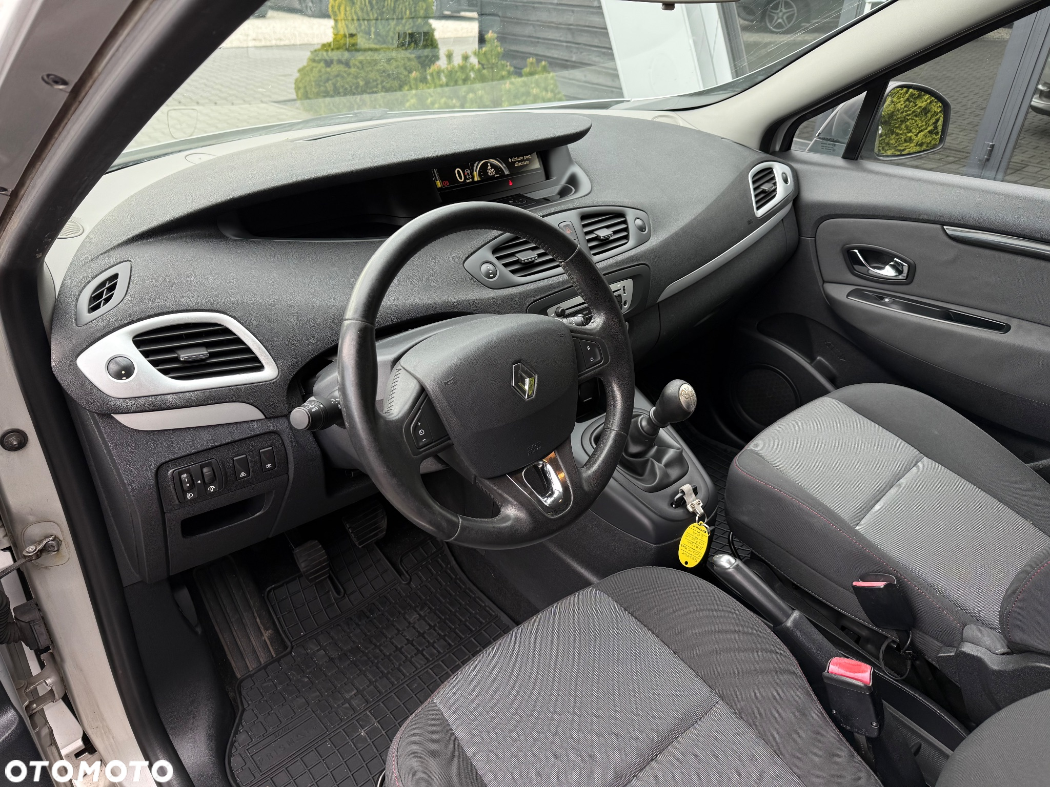 Renault Scenic - 11