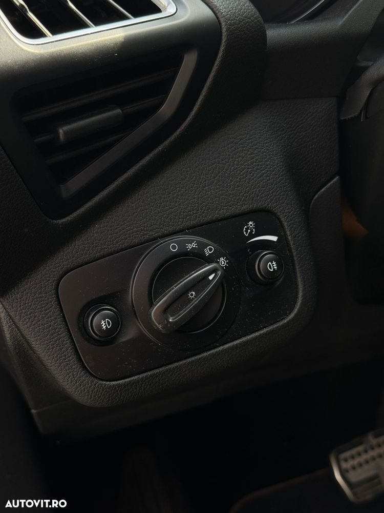 Ford Kuga 2.0 TDCi 4WD Powershift ST-Line - 34