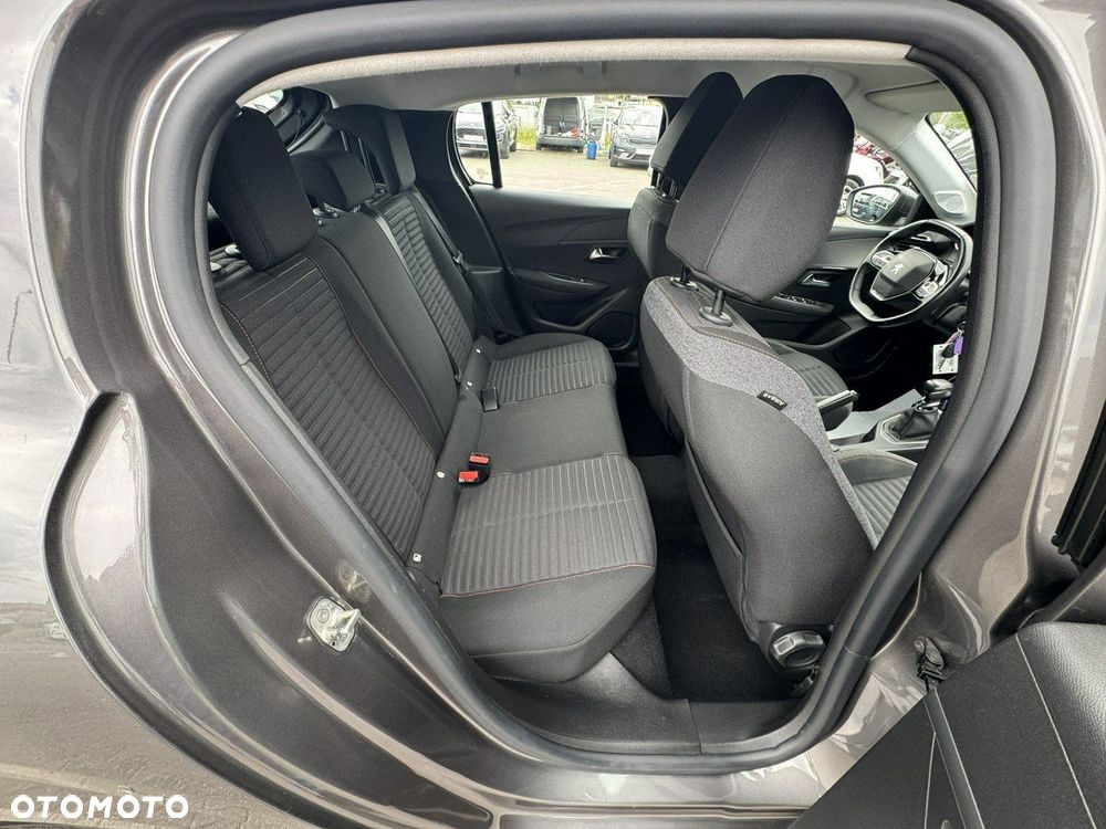 Peugeot 208 PureTech 100 Style - 21