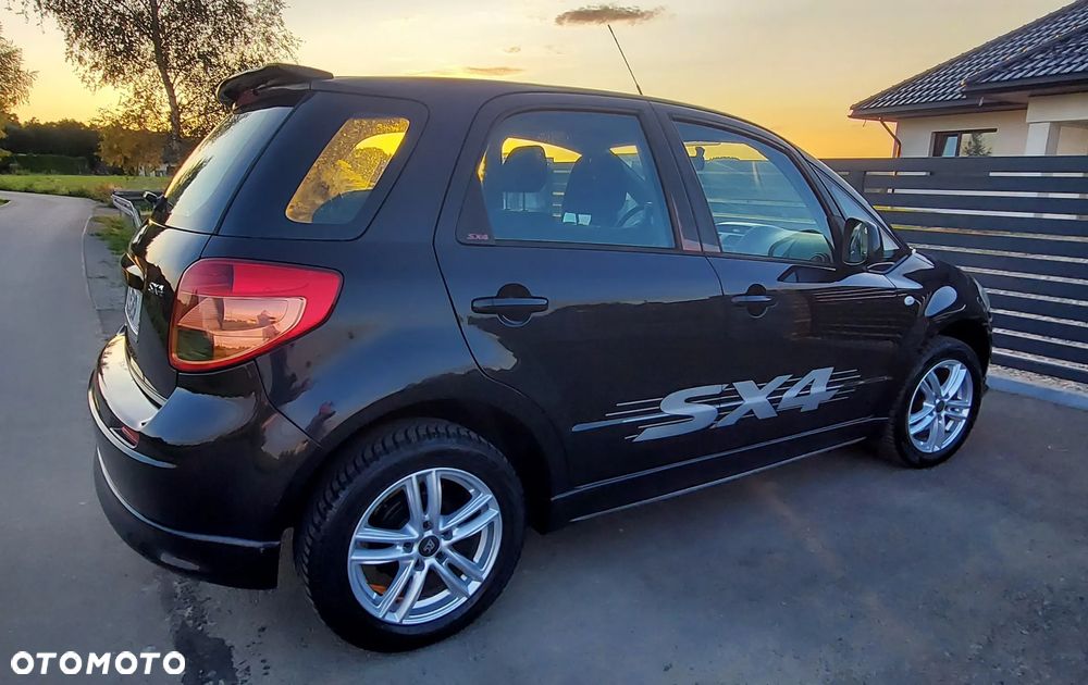 Suzuki SX4 1.6 VVT 4x2 Comfort - 16