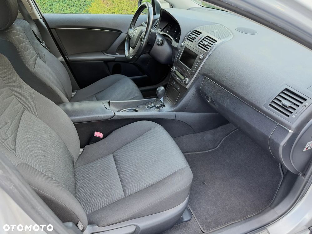 Toyota Avensis 1.8 Sol plus NAVI MS - 16