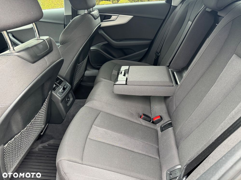 Audi A4 Limousine 35 TFSI mHEV S Line S tronic - 7