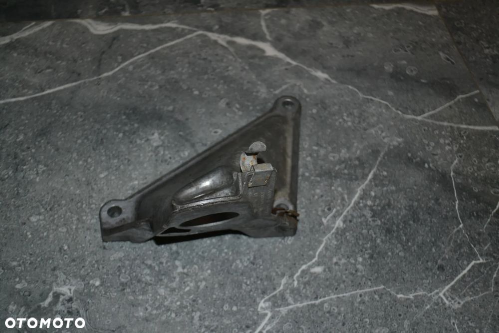 BMW E60 E61 E63 E64 3,0D ŁAPA MOCOWANIE SILNIKA LEWA 6769153 - 3