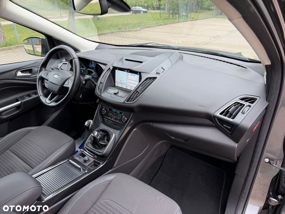 Ford Kuga 2.0 TDCi 2x4 Titanium - 25