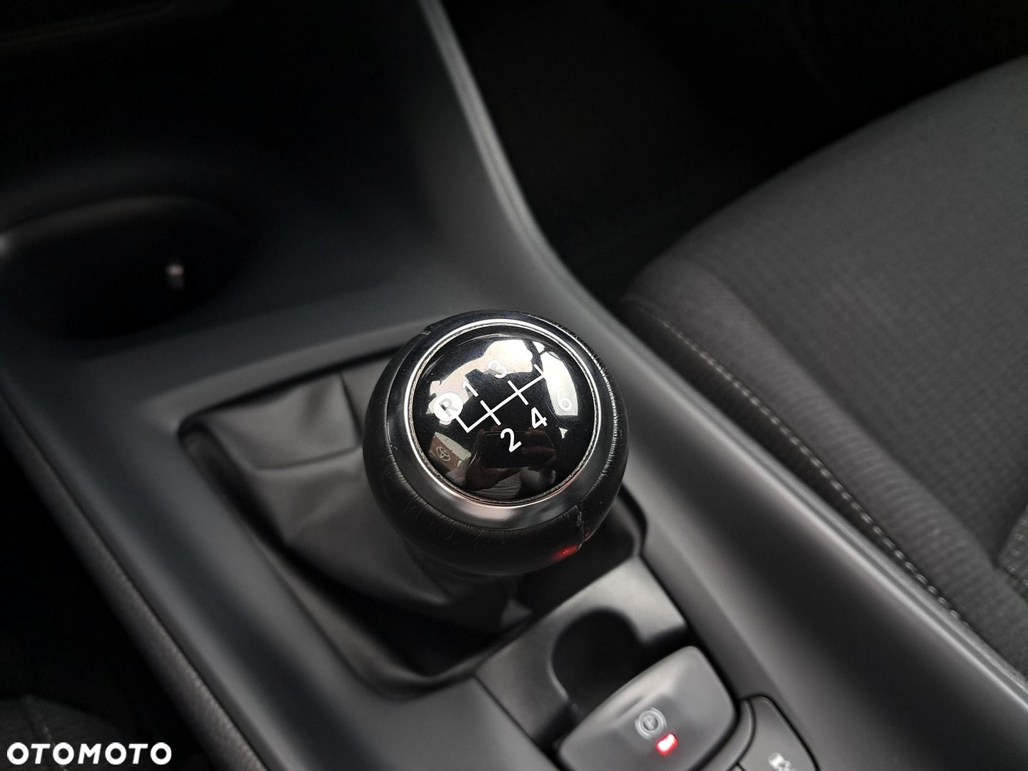 Toyota C-HR 1.2 T GPF Premium - 25