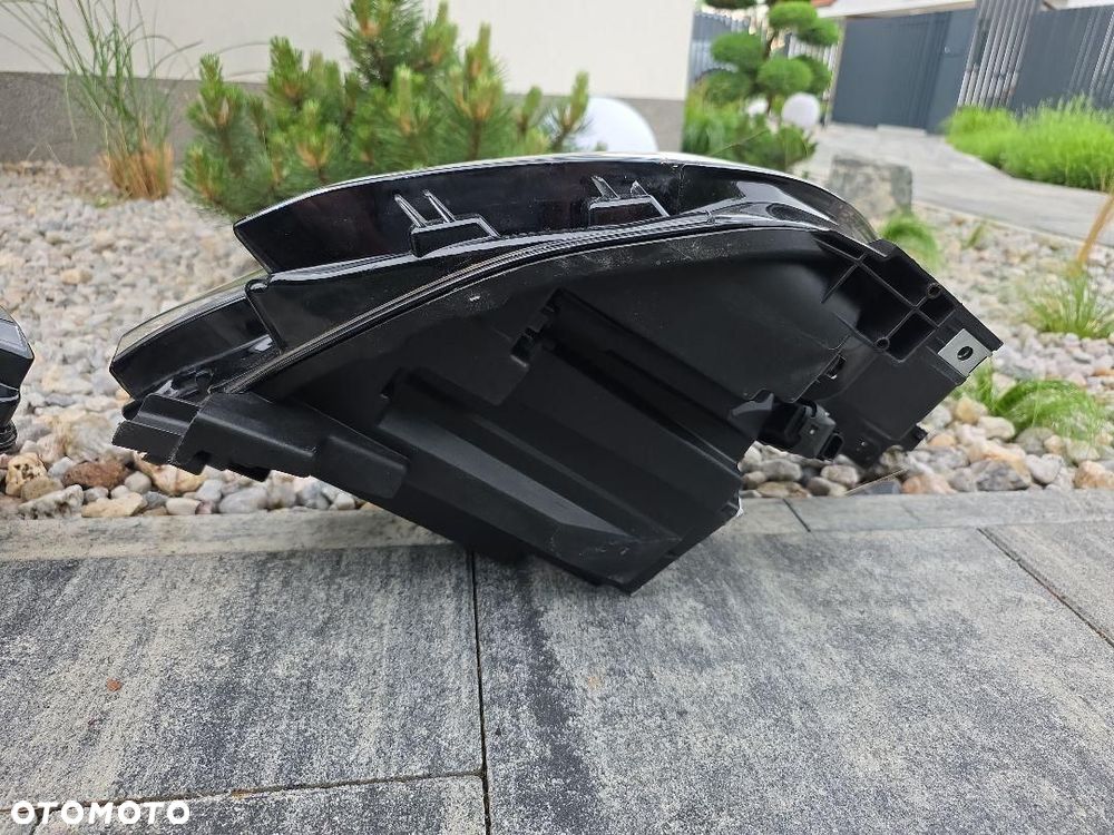 RENAULT CAPTUR II Lampy Kompletne Full Led 260608054R 260104095R Krótki Led - 9