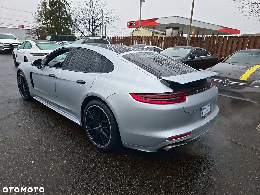 Porsche Panamera 4 Edition 10 Jahre - 3