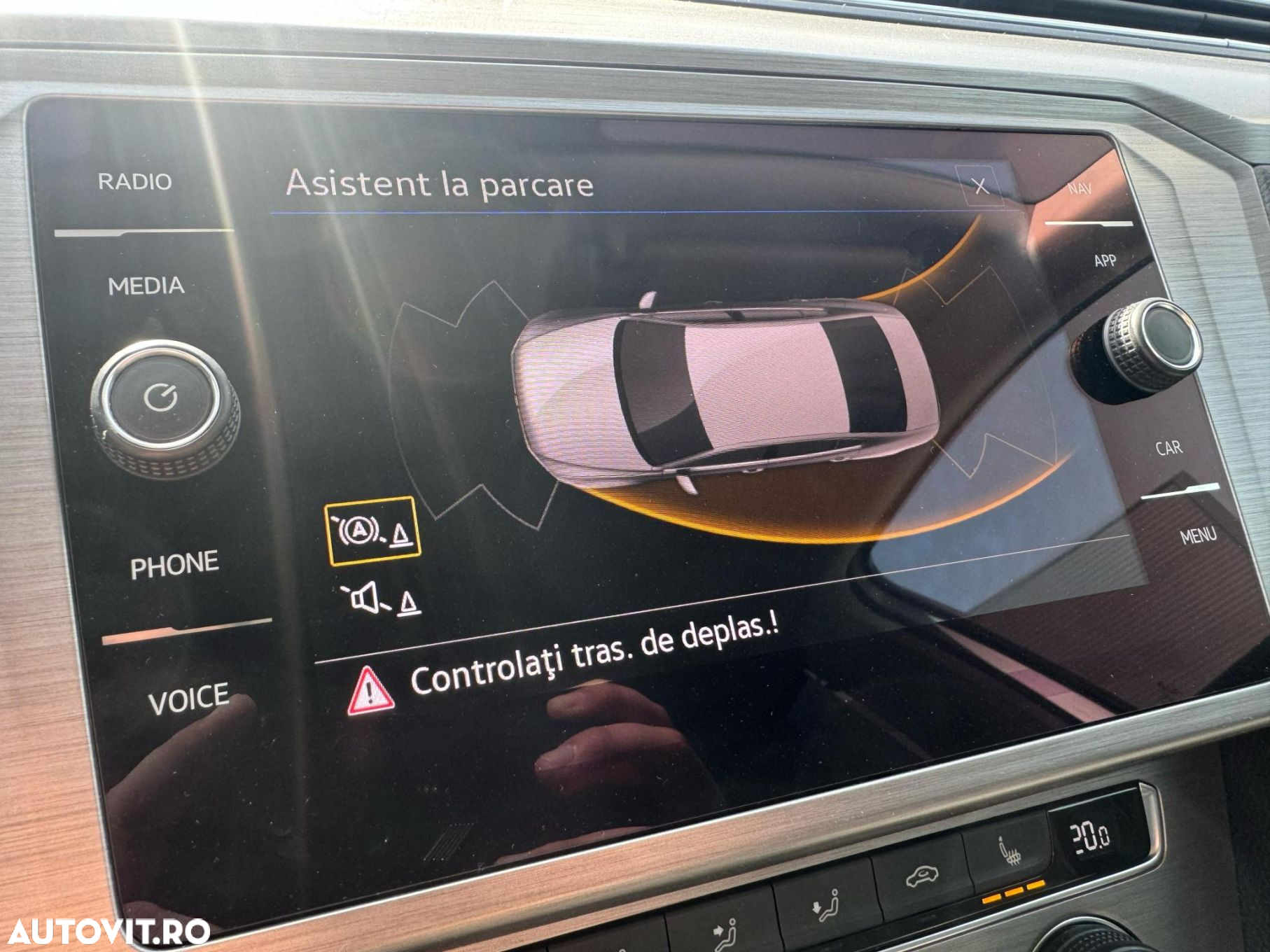 Volkswagen Passat 2.0 TDI DSG Advance - 21