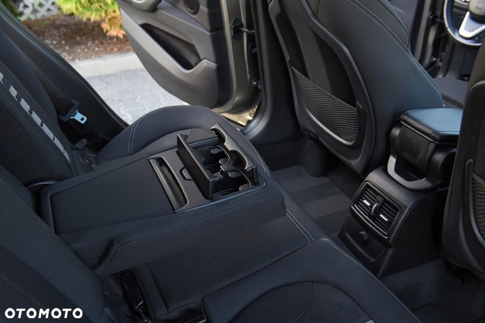 BMW X1 xDrive20d Sport Line - 29
