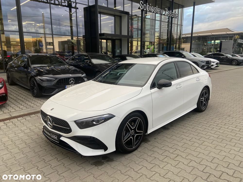 Mercedes-Benz Klasa A 200 AMG Line 7G-DCT - 2