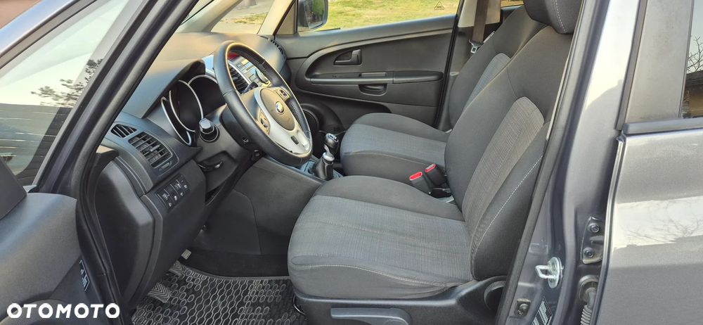 Kia Venga 1.4 CRDi S - 12