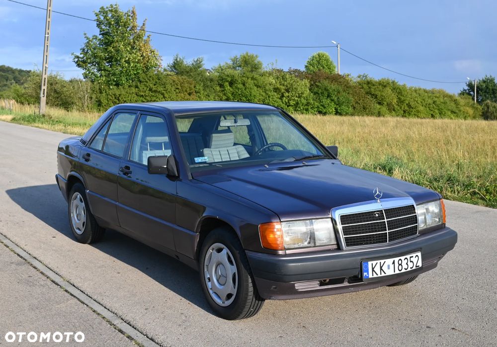 Mercedes-Benz W201 (190) - 1