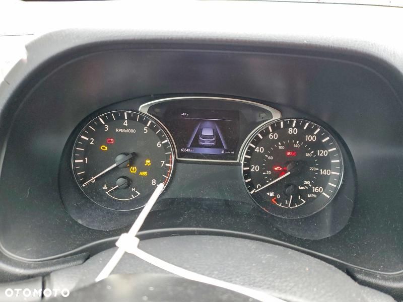 Nissan Pathfinder - 3