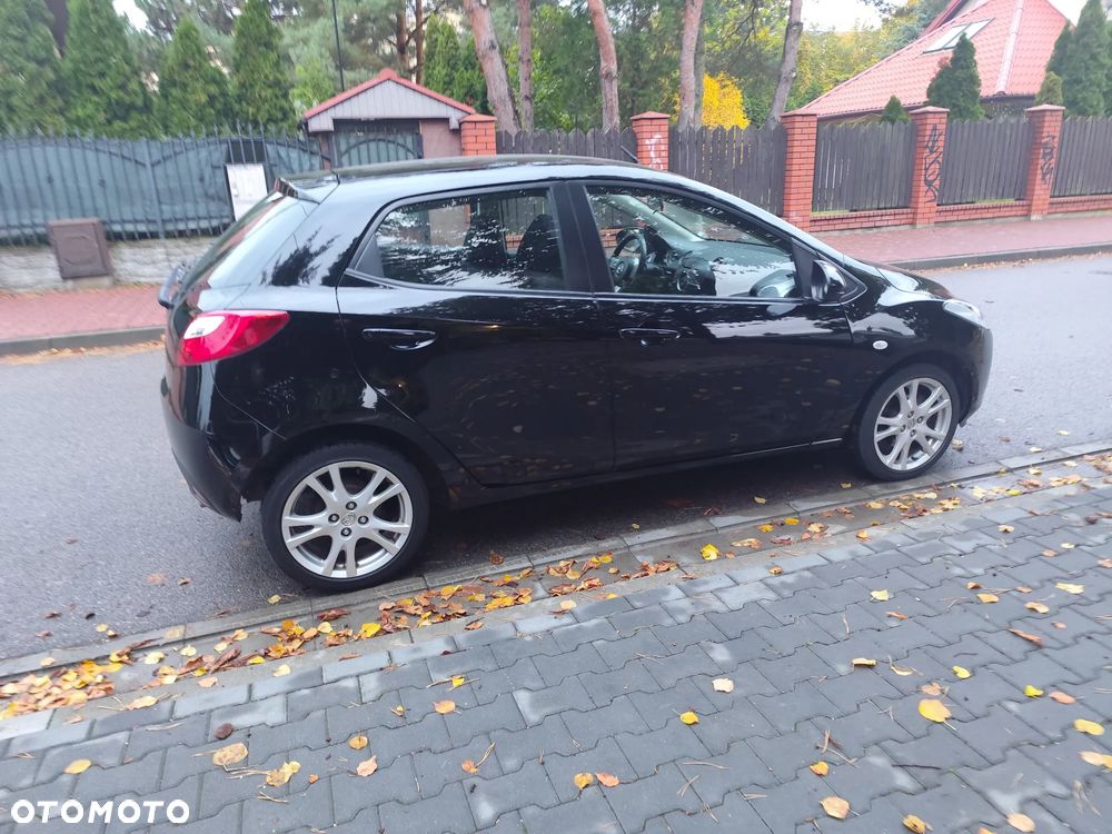 Mazda 2 - 10