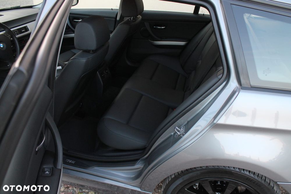 BMW Seria 3 318d DPF Edition Exclusive - 22