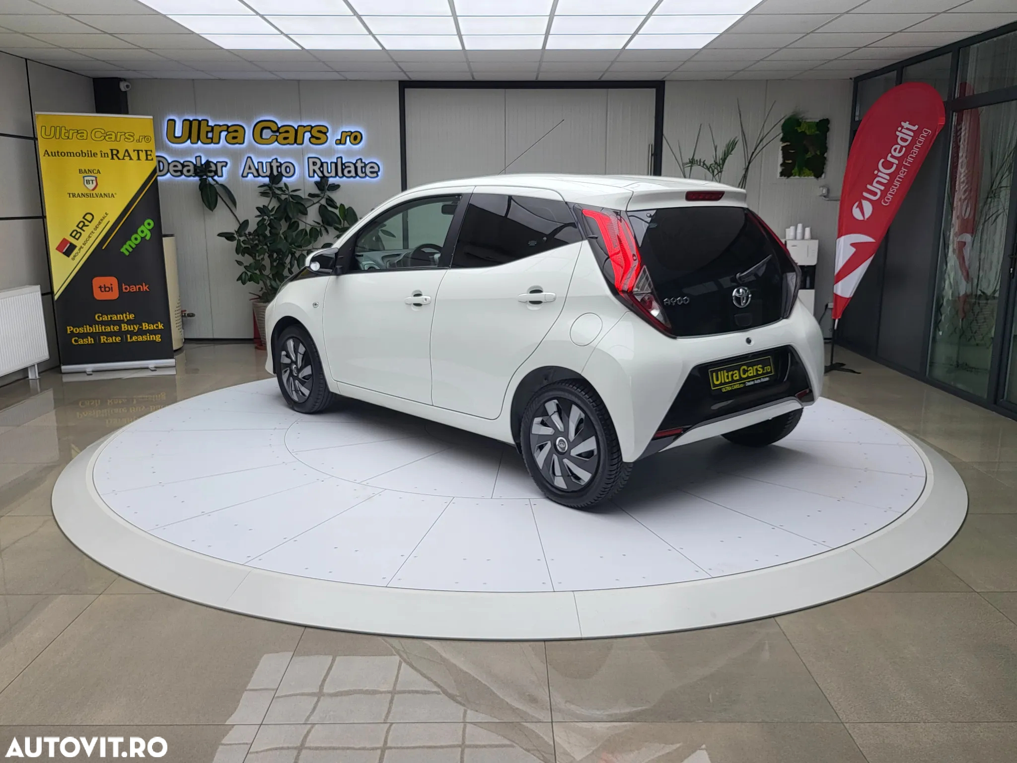 Toyota Aygo 1.0 VVY-I 5 usi X-connect - 3