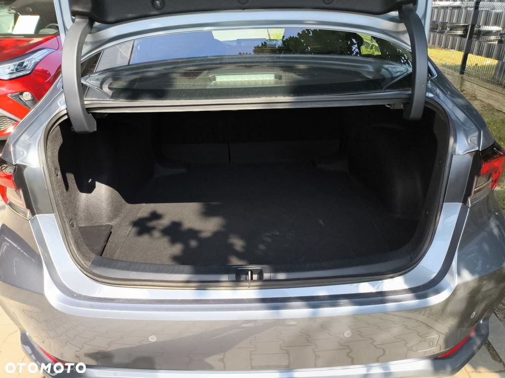 Toyota Corolla 1.8 Hybrid Comfort - 13