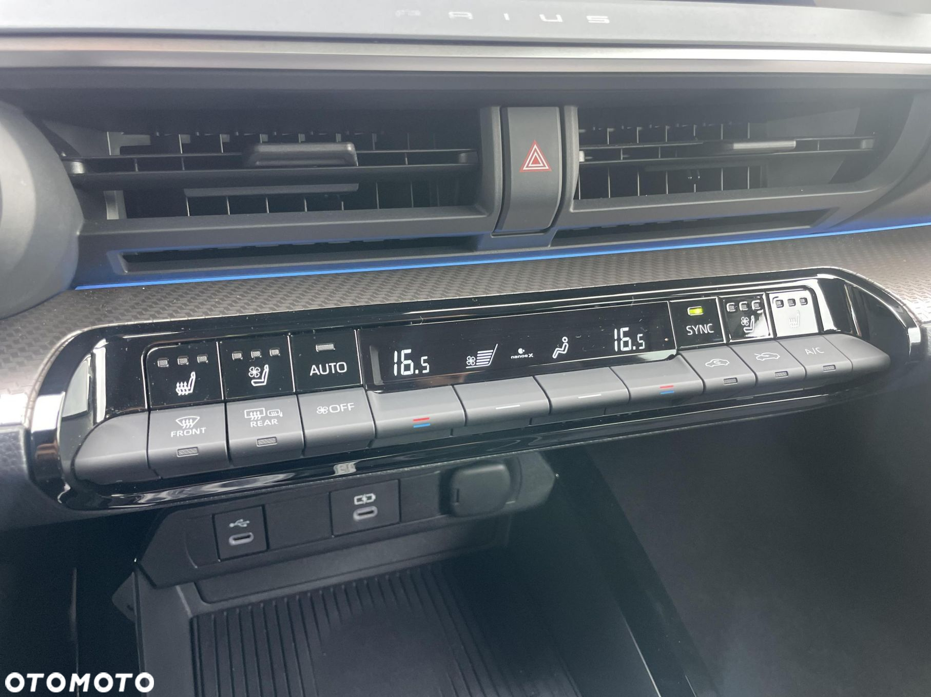 Toyota Prius - 23