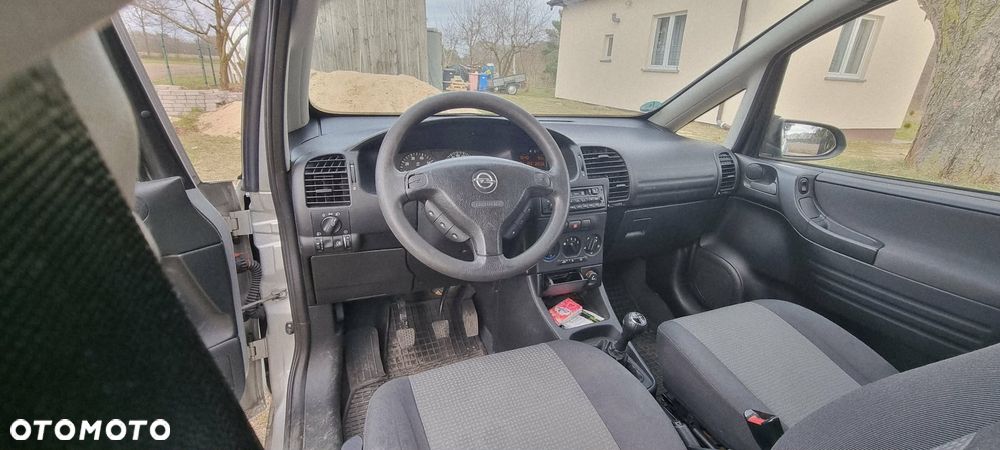 Opel Zafira 1.6 16V Comfort - 6