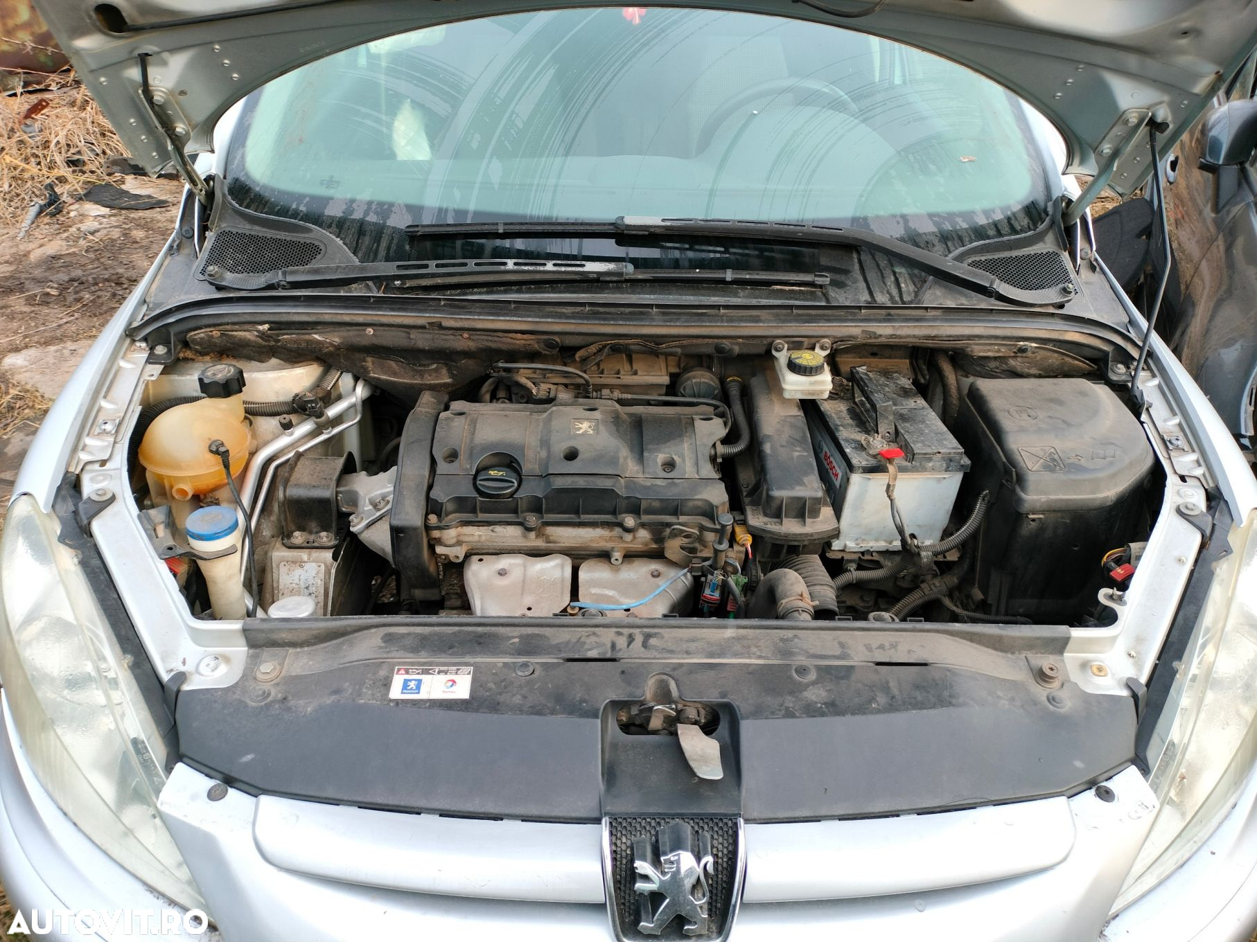 Dezmembrari  Peugeot 307  2000  > 0000 1.6 16V Benzina - 2