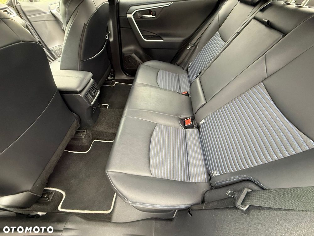 Toyota RAV4 - 11