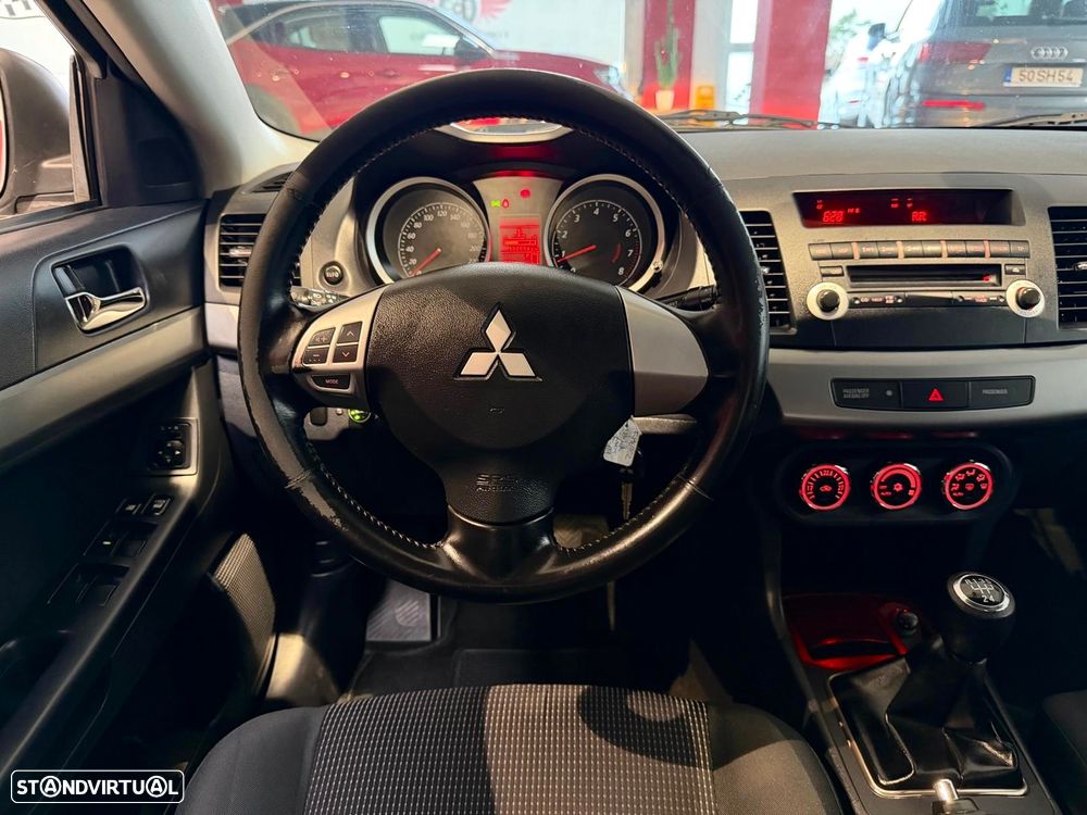 Mitsubishi Lancer - 9