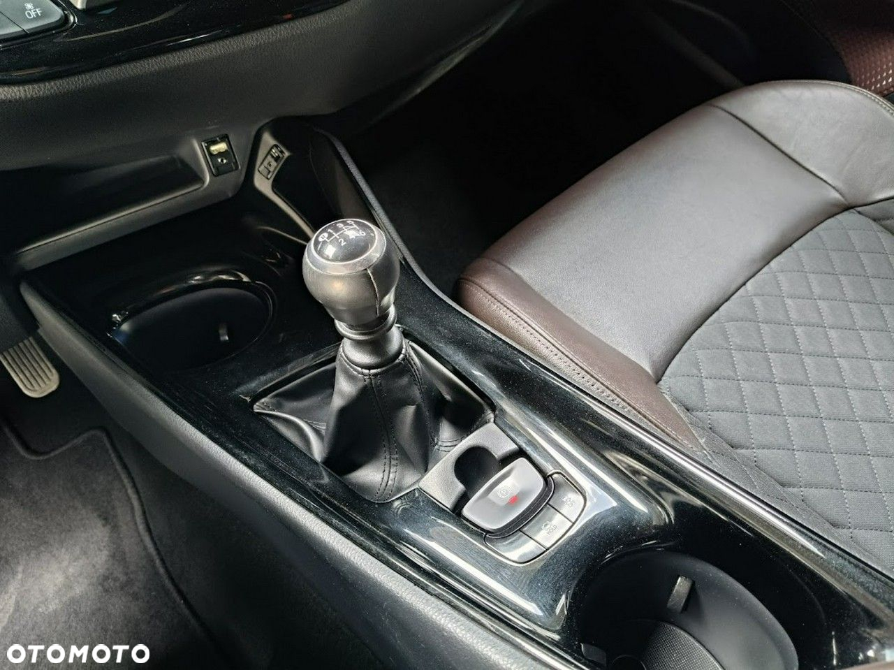 Toyota C-HR - 30