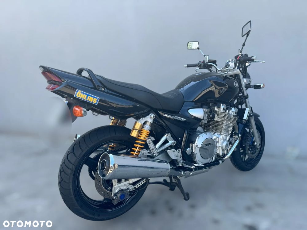 Yamaha XJR - 3