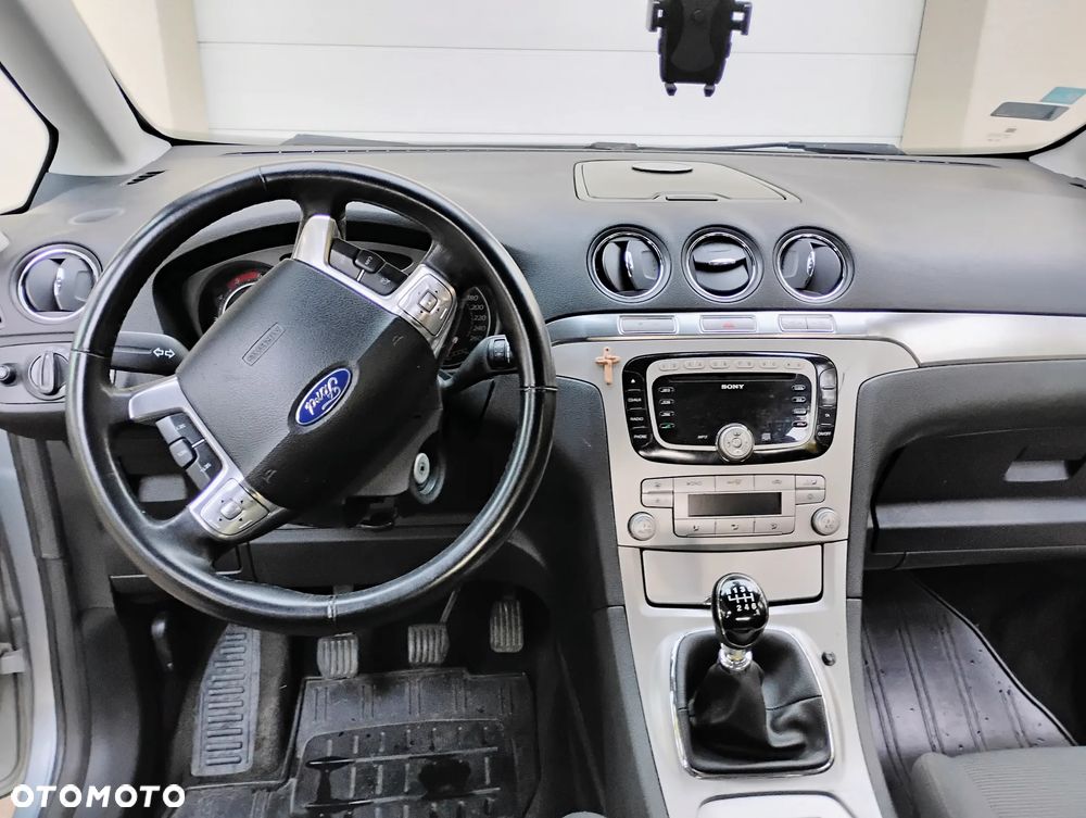 Ford Galaxy - 12