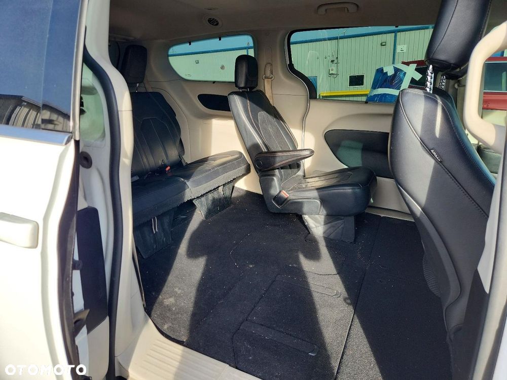 Chrysler Pacifica ver-3-3-se - 12