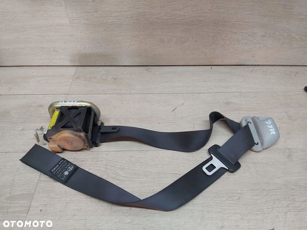 Toyota Corolla E12 pas bezpieczeństwa prawy przód 3D - 1