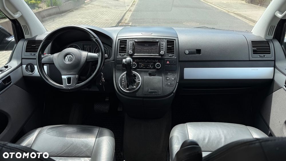 Volkswagen Multivan - 26