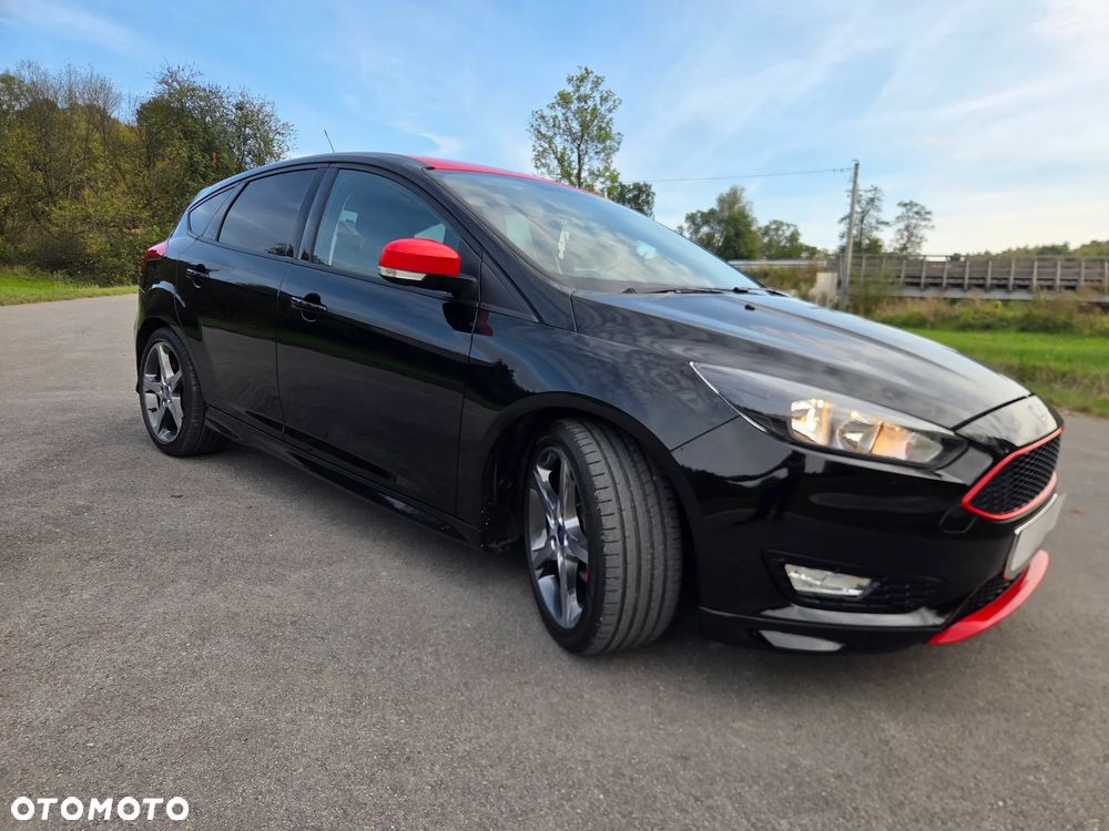 Ford Focus 1.0 EcoBoost Red Edition ASS