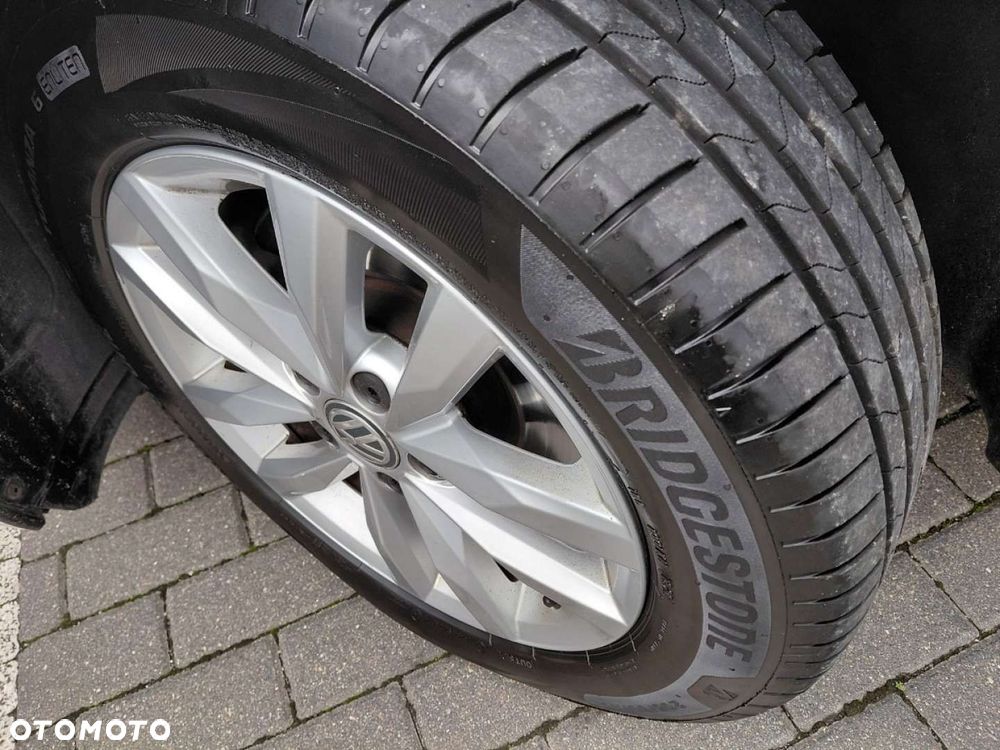 Volkswagen Touran - 9