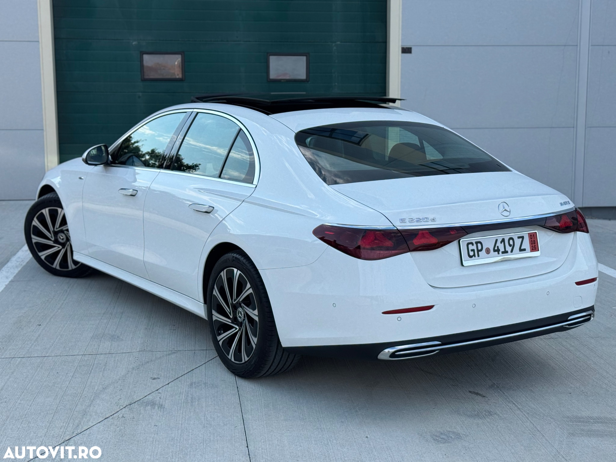 Mercedes-Benz E 220 d T 9G-TRONIC Edition AVANTGARDE - 4