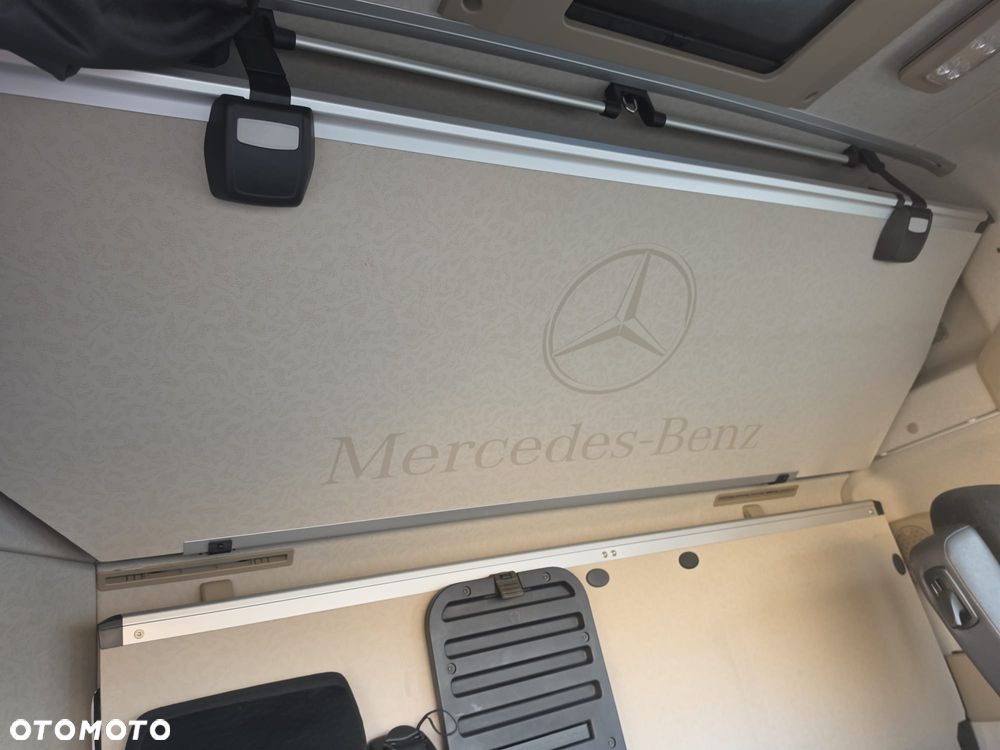 Mercedes-Benz Actros - 21